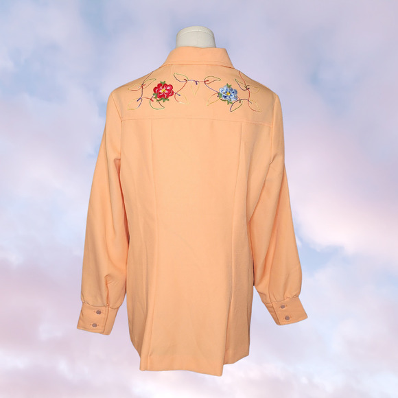 Vtg 60s JCPenney Light Pastel Orange Colorful Embroidered Flowers Funky Top - Picture 6 of 7